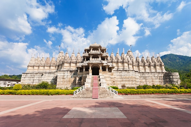 インドのラナクプル寺院