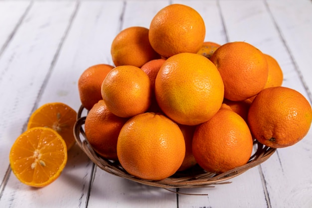 Foto rangpur citrus limonia o citrus reticulata medica a volte chiamato rangpur lime mandarin lime o lemandarin è un ibrido tra il mandarino e il cedro