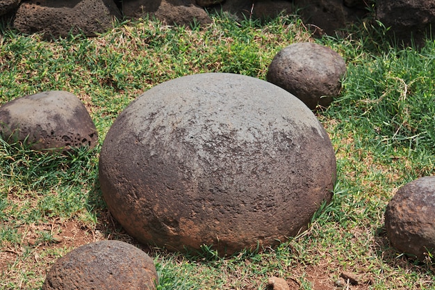 Rapa nui. ahu te pito kura sull'isola di pasqua, cile