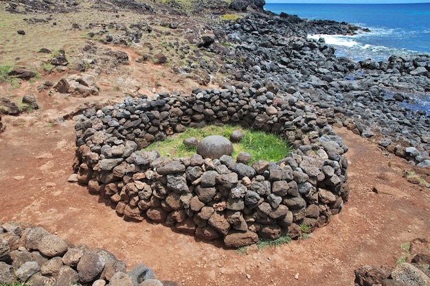 Foto rapa nui. ahu te pito kura op paaseiland, chili