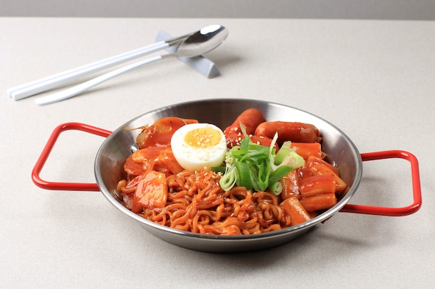 Rapokki or Rabokki Tteokbokki with Korean Ramen Instan Noodle