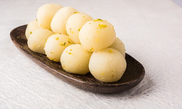 Rasgullaまたはrosogulla-インドの甘い食べ物