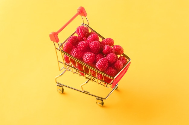 raspberries in shopping cart