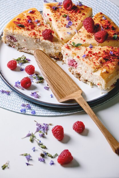 Cheesecake al forno con lamponi