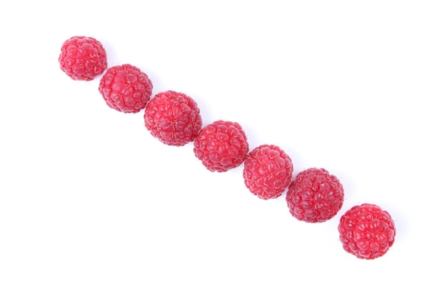 Photo raspberry isolated on white background. close-up of raspberries on white