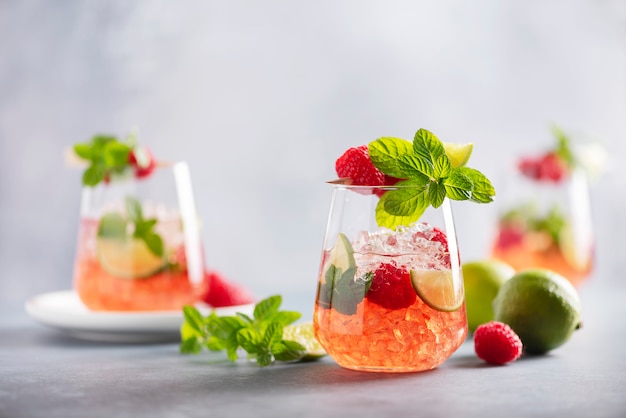 Raspberry mojito