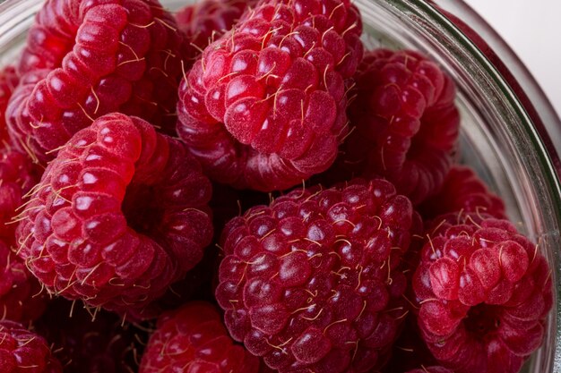 Bacche succose organiche dolci del lampone, macro