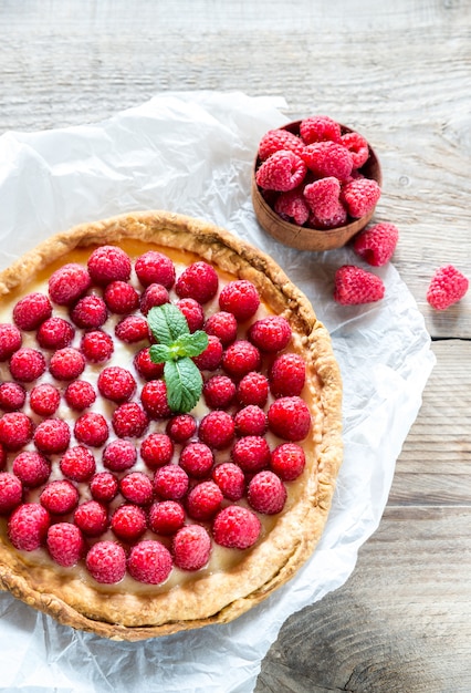 Raspberry tart with custard