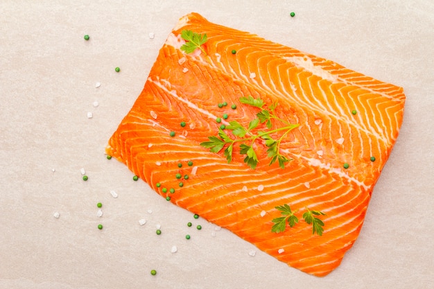 Rauwe forelfilet (zalm).