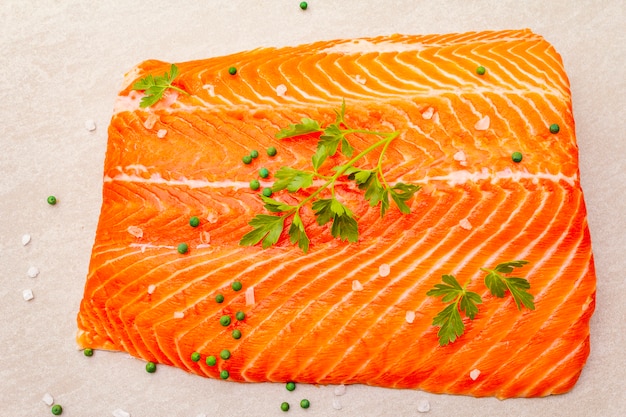 Rauwe forelfilet (zalm).