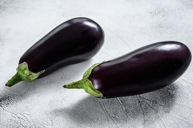 Rauwe paarse aubergine. Organische groenten. Bovenaanzicht