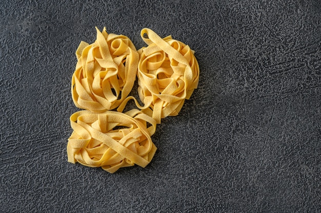 Rauwe pappardelle pasta