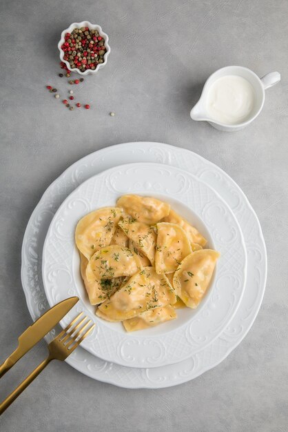 Raviol Pasta en Kipfilet Kip Parmezaan Korst Kipfilet Ollage van diverse platen