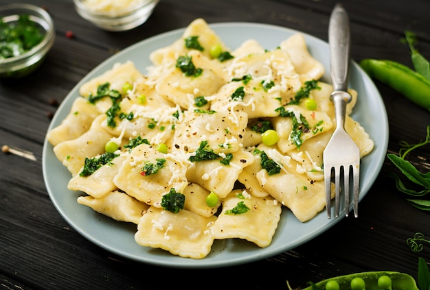 Ravioli met ricotta en jonge groene erwten