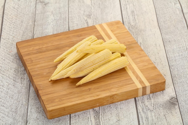 Raw baby corn