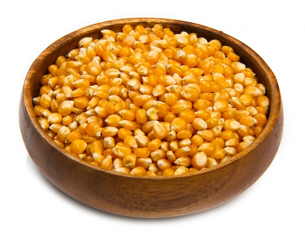 Сырое зерно кукурузы