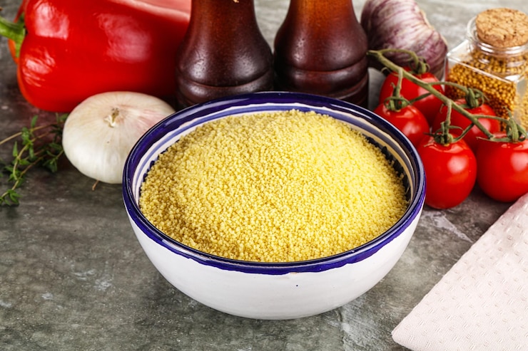 Photo raw dry wheat couscous grain