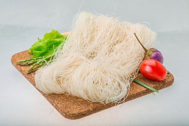 Raw rice noodles