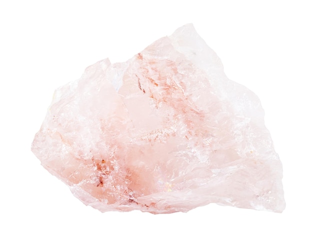 Foto roccia grezza di quarzo rosa isolata su bianco