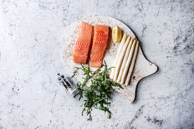 Filetto di salmone crudo