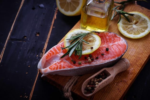 Raw salmon with lemon and rosemary