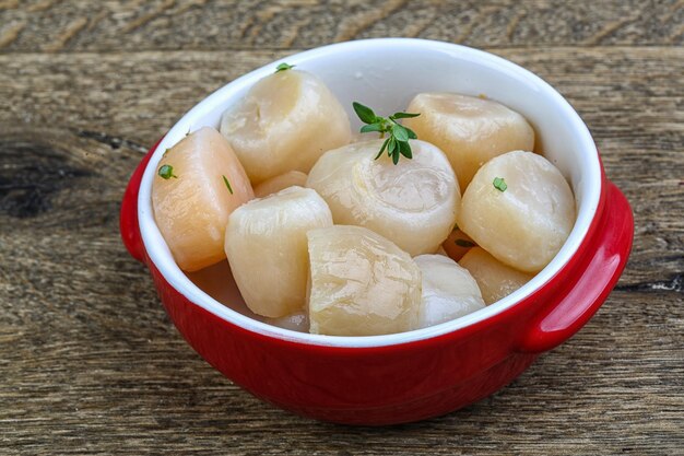 Raw scallops