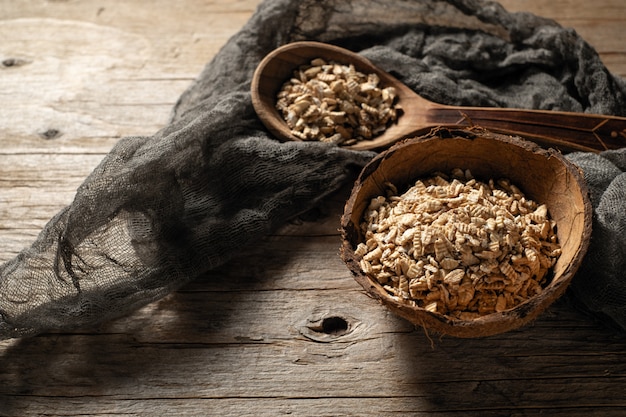 Raw syrodavlennaya oatmeal