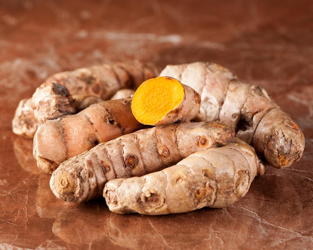 Raw turmeric root