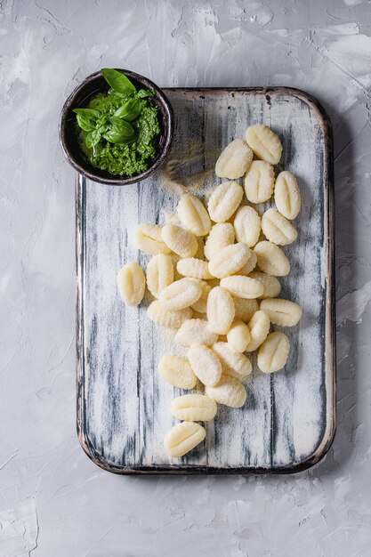 Photo raw uncooked potato gnocchi