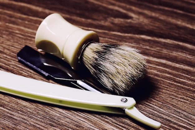 Razor sharp soap brush retro