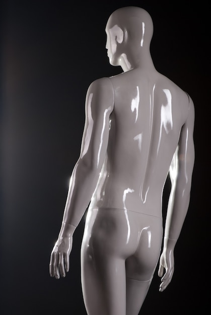 Photo rear view of male fashion mannequin