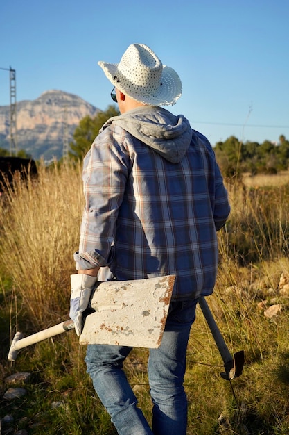 Photo rear view of person who go to work