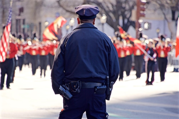 police officer st patricks day parade kiss