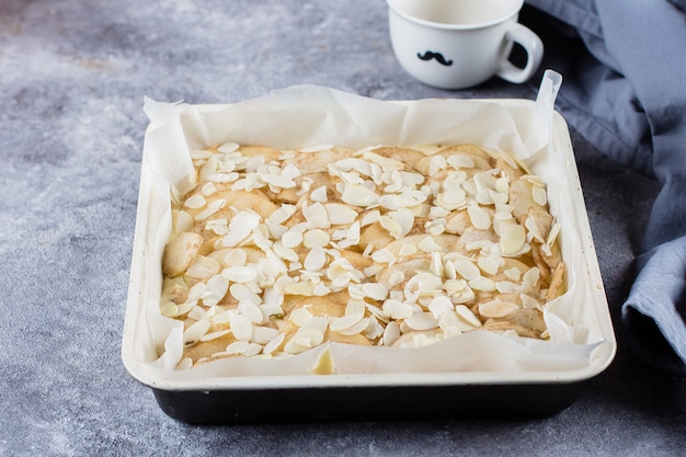 Recept Stap voor stap. Eigengemaakte pastei met appelen en amandelvlokken. Rauwe Noorse koekjes taart