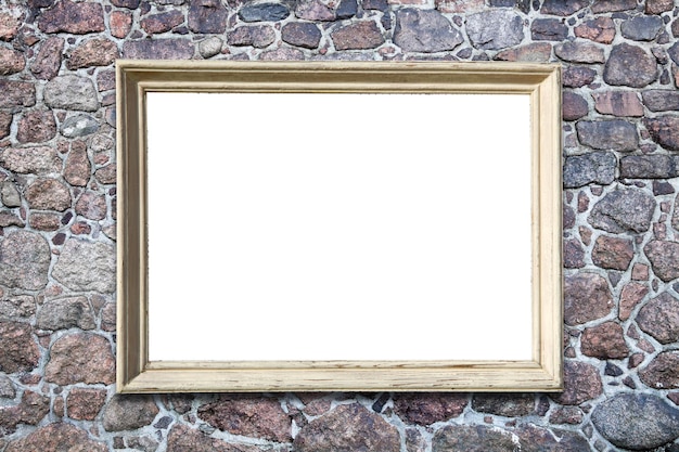 Rechthoekig frame geïsoleerd op wit op een natuurstenen muur