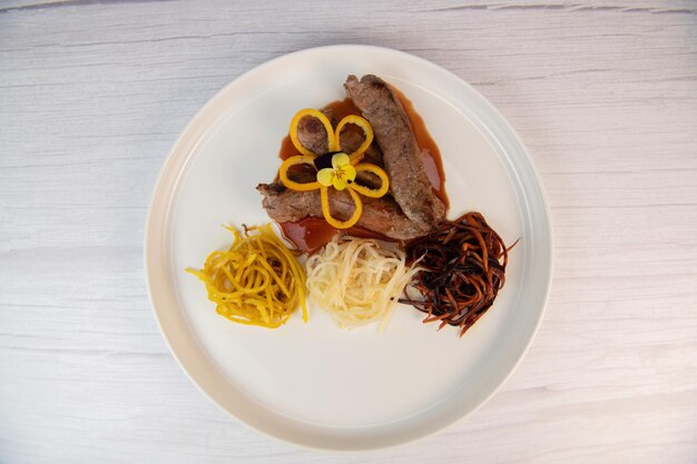 Recipe for duck aiguillettes with three-coloured turnips and orange caramel port sauce