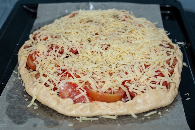 Recipe step by step making pizza with sausage