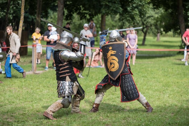 Reconstructie van de slag om middeleeuwse ridders