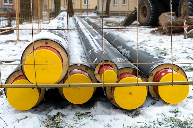 Reconstruction of central heating system pipes during severe\
frost repair and replacement of underground communications on the\
city street replacement of heating pipes in winter