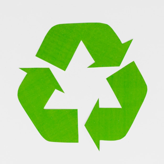 Recyclingsymbool op grijze achtergrond