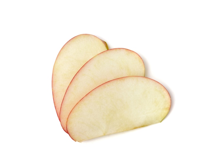 Photo red apple sliced isolated on white background