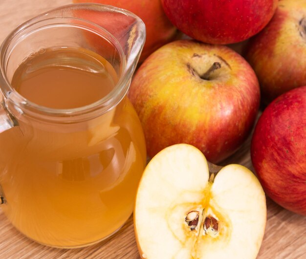 red apple