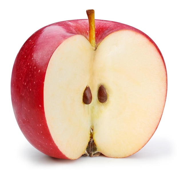 白い背景に半分分離された赤いリンゴリンゴの半分の切り刻みパス