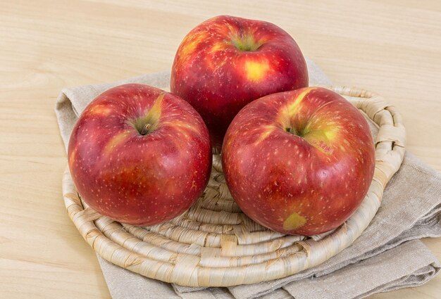 Red apples