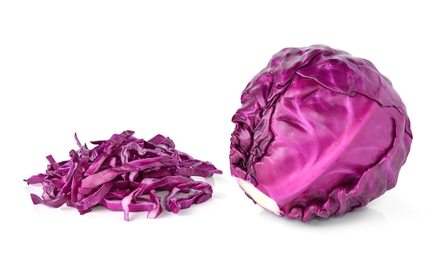 Photo red cabbage isolated on white background