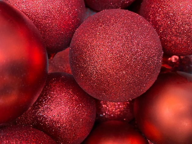 赤いクリスマスボール