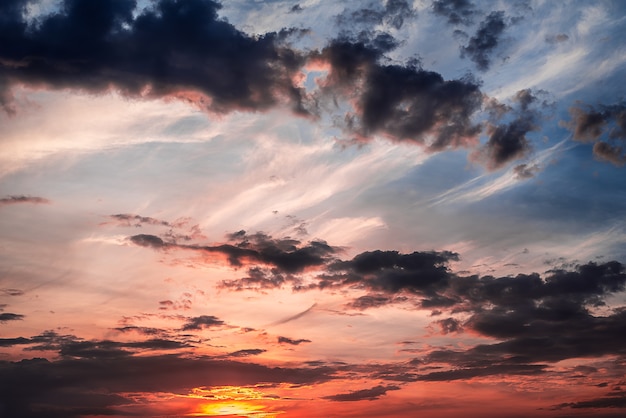 夕方の赤い雲