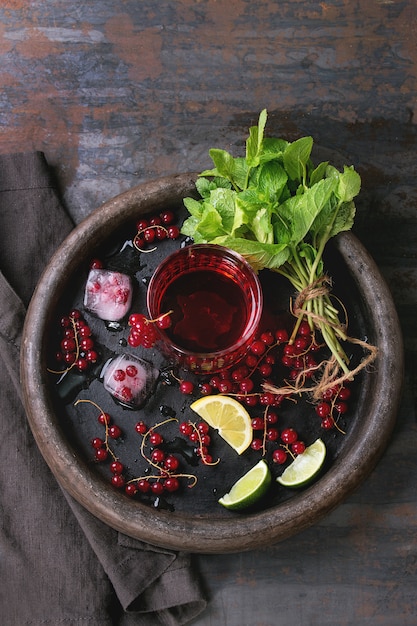 Red currant lemonade