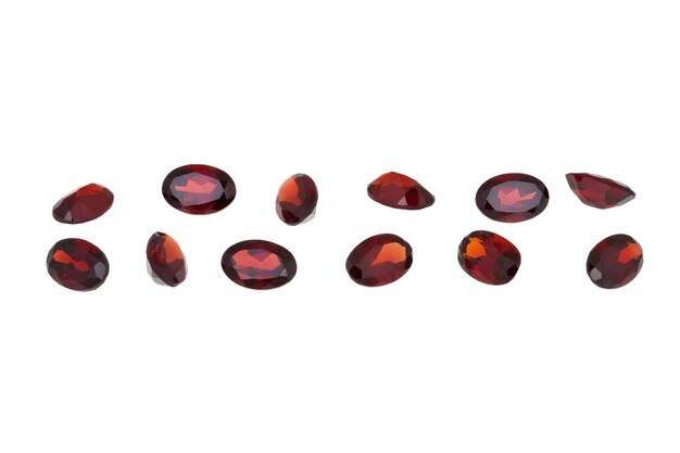 Photo red garnet isolated on white background