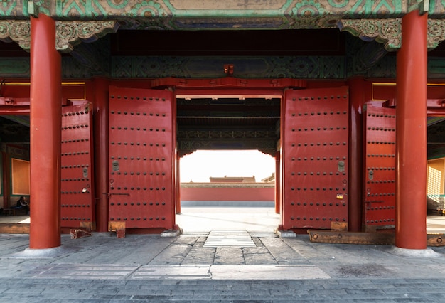 사진 빨간 문, 베이징, 중국에있는 자금성의 고 대 왕궁